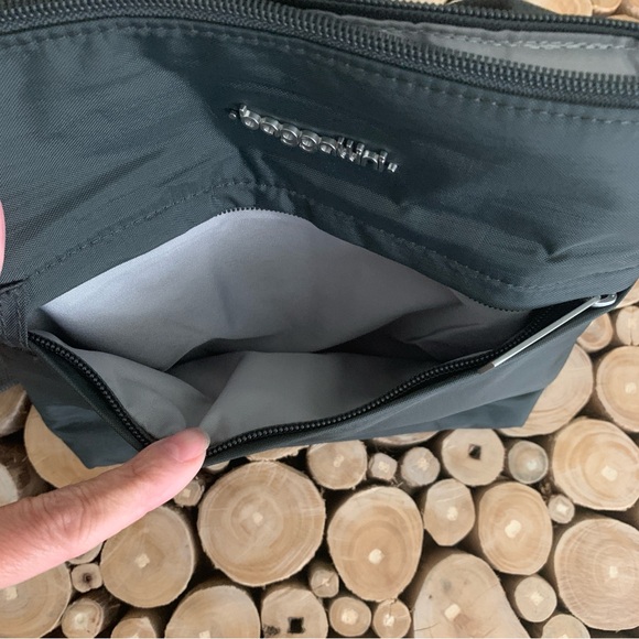 NWOT Baggallini Crossbody Bag - Picture 7 of 10